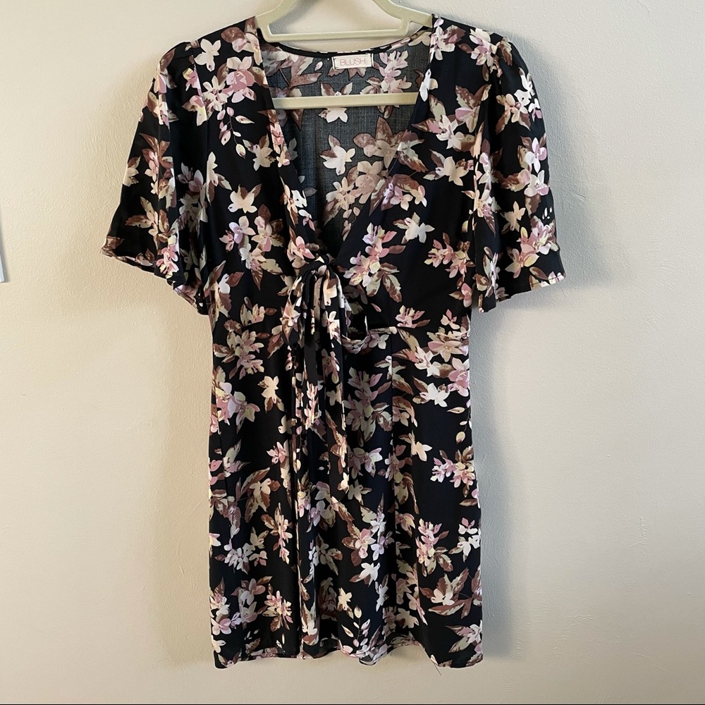 Fun summer dress, easy to dress up or down.
